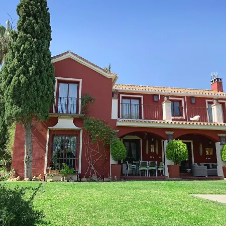 Villa Nabrisa Marbella, 5 Bedroom, Private Pool, Garden, Bbq