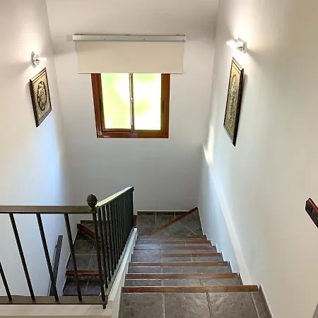 Nabrisa Marbella, 5 Bedroom, Private Pool, Garden, Bbq Willa