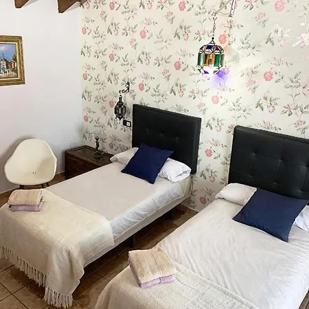 Willa Nabrisa Marbella, 5 Bedroom, Private Pool, Garden, Bbq