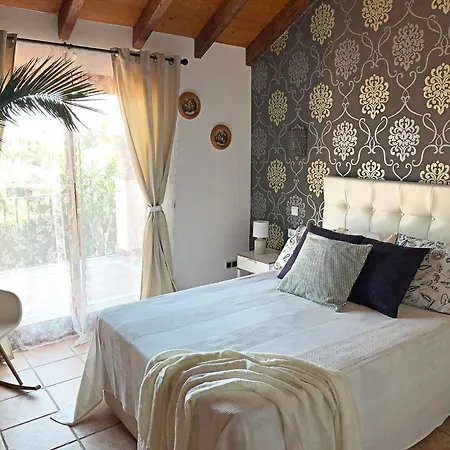 Villa Nabrisa Marbella, 5 Bedroom, Private Pool, Garden, Bbq