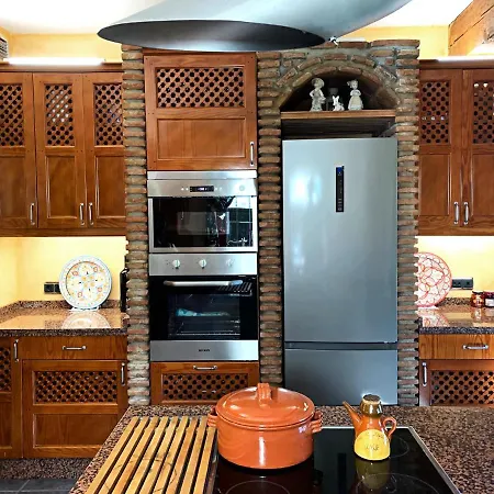 Nabrisa Marbella, 5 Bedroom, Private Pool, Garden, Bbq Villa Marbella