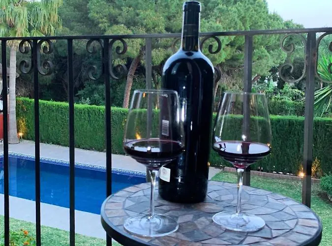 Nabrisa Marbella, 5 Bedroom, Private Pool, Garden, Bbq Villa *