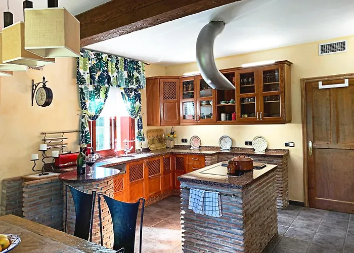 Nabrisa Marbella, 5 Bedroom, Private Pool, Garden, Bbq * ماربيا