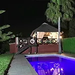 Nabrisa Marbella, 5 Bedroom, Private Pool, Garden, Bbq Vila *