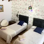 Vila Nabrisa Marbella, 5 Bedroom, Private Pool, Garden, Bbq