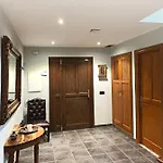 Nabrisa Marbella, 5 Bedroom, Private Pool, Garden, Bbq Vila Marbella