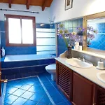 Nabrisa Marbella, 5 Bedroom, Private Pool, Garden, Bbq Vila