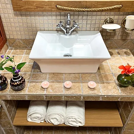 Nabrisa Marbella, 5 Bedroom, Private Pool, Garden, Bbq *