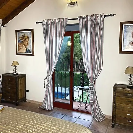 Villa Nabrisa Marbella, 5 Bedroom, Private Pool, Garden, Bbq