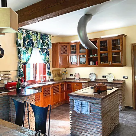 Nabrisa Marbella, 5 Bedroom, Private Pool, Garden, Bbq * Marbella