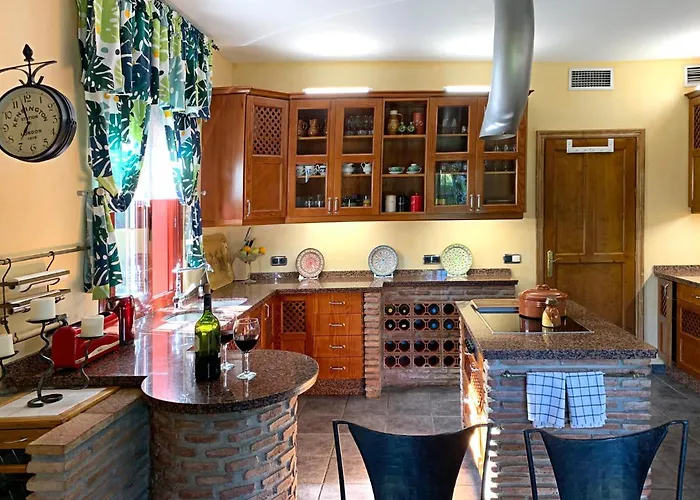 빌라 Nabrisa Marbella, 5 Bedroom, Private Pool, Garden, Bbq 마르베야