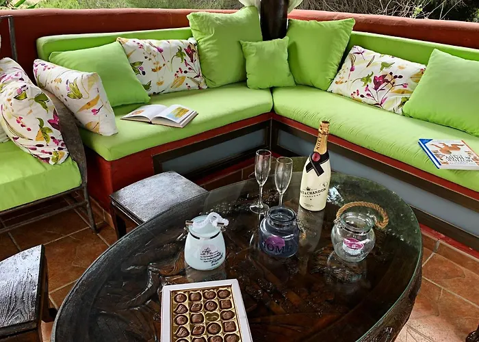 Nabrisa Marbella, 5 Bedroom, Private Pool, Garden, Bbq Vila *