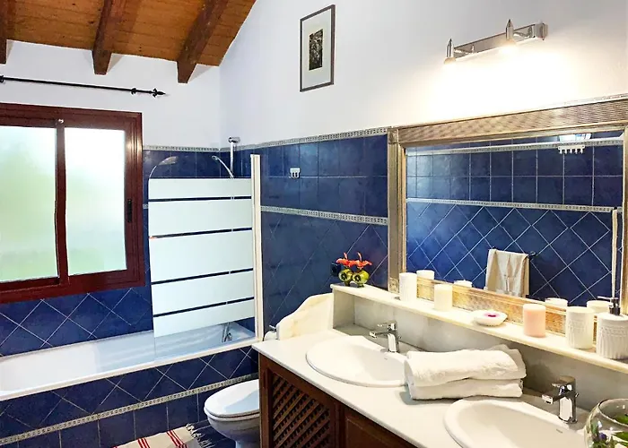 Nabrisa Marbella, 5 Bedroom, Private Pool, Garden, Bbq