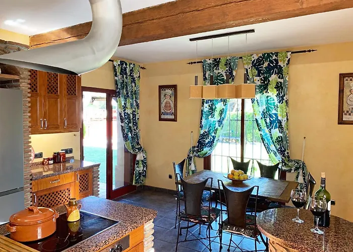 Nabrisa Marbella, 5 Bedroom, Private Pool, Garden, Bbq * 마르베야