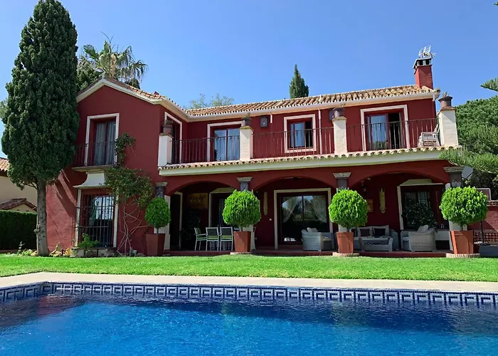 Nabrisa Marbella, 5 Bedroom, Private Pool, Garden, Bbq Vila *