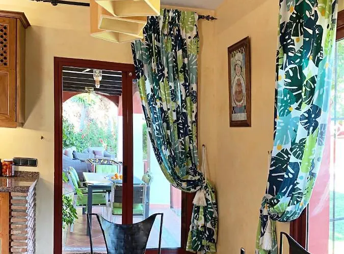 Nabrisa Marbella, 5 Bedroom, Private Pool, Garden, Bbq 빌라 *