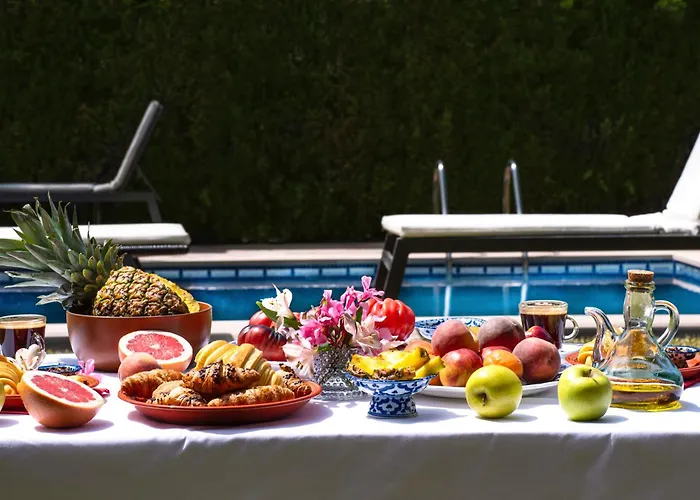 Nabrisa Marbella, 5 Bedroom, Private Pool, Garden, Bbq Vila *